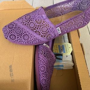 Purple crochet TOMS